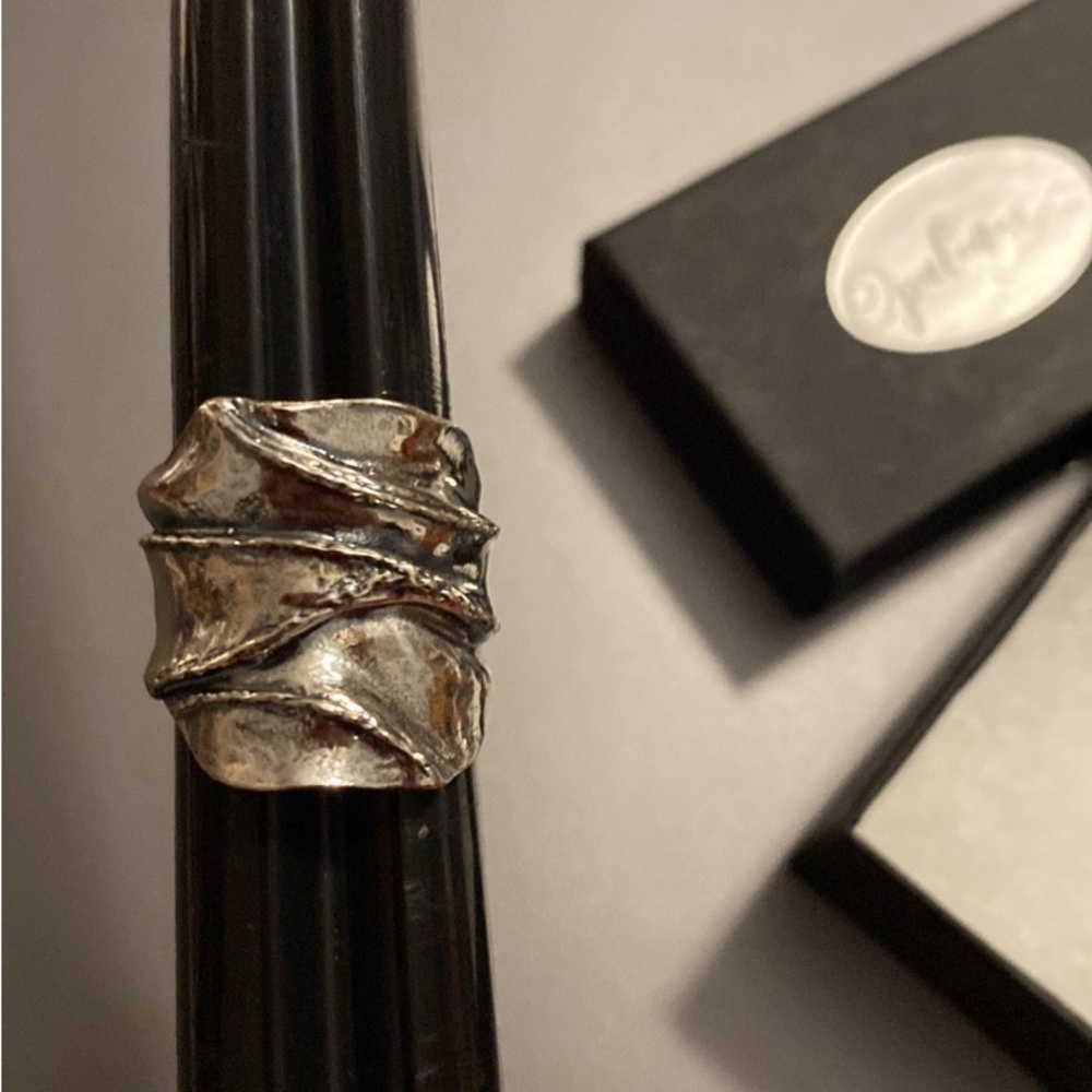 Opulenza Designs Ruche sterling silver ring size 8